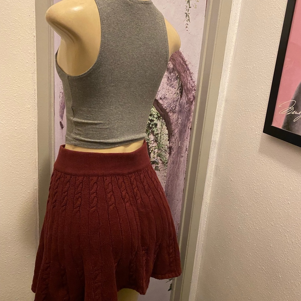 Hollister high waisted knit mini skater deep red maroon burgundy skirt size M - Picture 5 of 9